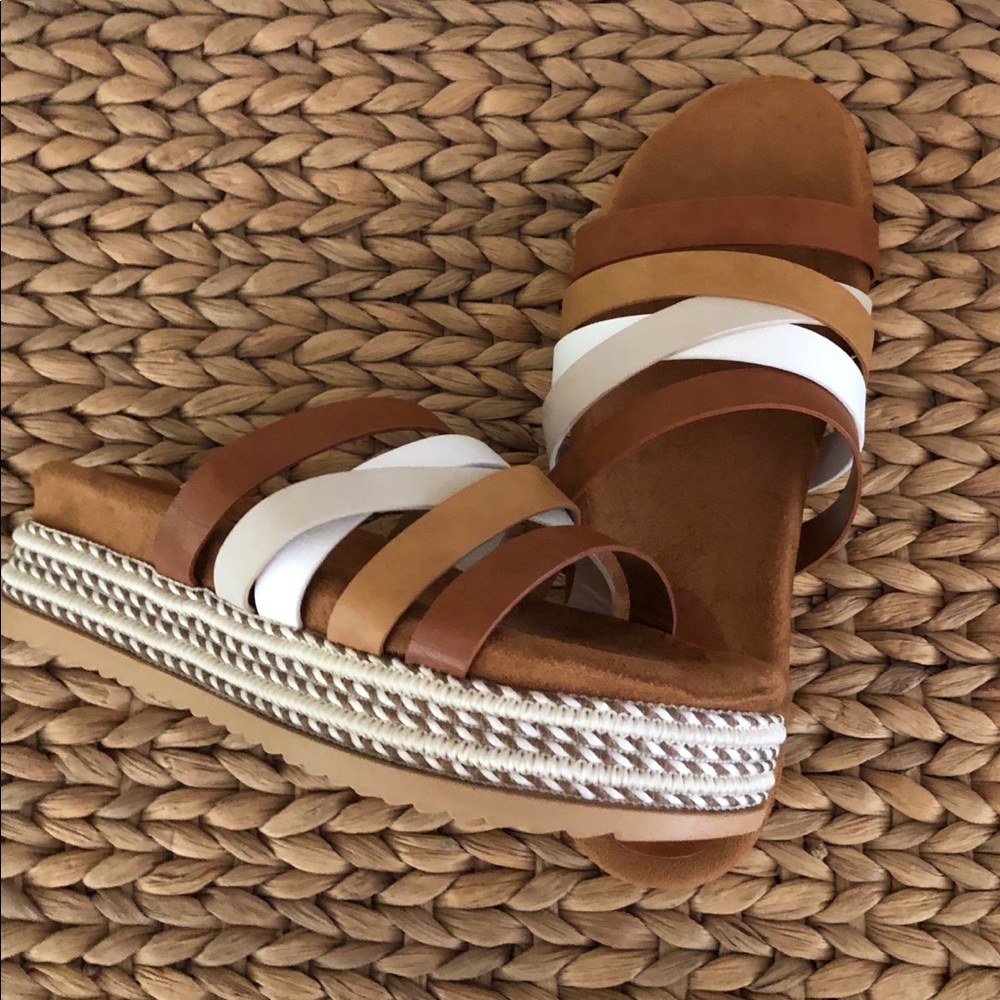 LAST! Cute! Multi Color Flatform Sandals Shoes - Picture 3 of 5